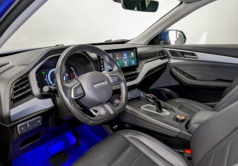 Подержанный автомобиль Haval F7 2022 года (16 фото)