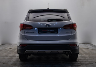 Подержанный автомобиль Hyundai Santa Fe 2013 года (4 фото)