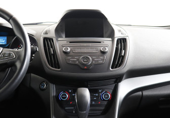 Подержанный автомобиль Ford Kuga 2018 года (8 фото)