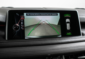 Подержанный автомобиль BMW X5 2014 года (16 фото)