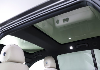 Подержанный автомобиль LiXiang L7 2024 года (18 фото)