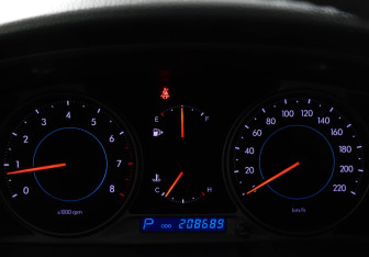 Подержанный автомобиль Chevrolet Epica 2011 года (11 фото)