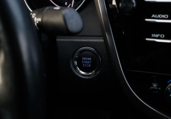 Подержанный автомобиль Toyota Camry Sedan 2021 года (14 фото)