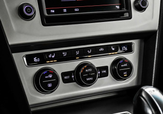 Подержанный автомобиль Volkswagen Passat Sedan 2016 года (12 фото)