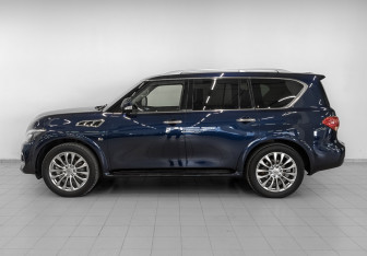 Подержанный автомобиль Infiniti QX80 2017 года (8 фото)