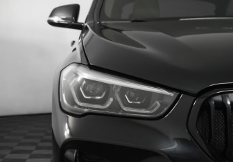 Подержанный автомобиль BMW X1 2020 года (26 фото)