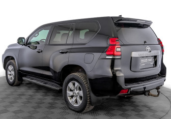 Подержанный автомобиль Toyota Land Cruiser Prado 2018 года (7 фото)