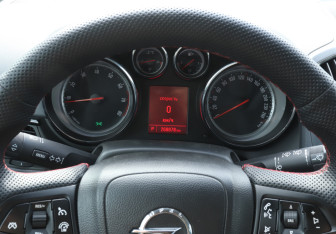 Подержанный автомобиль Opel Zafira Compactvan 2013 года (11 фото)