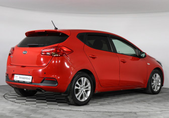 Подержанный автомобиль Kia Ceed Hatchback 2013 года (4 фото)