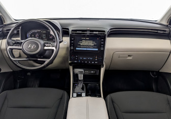 Подержанный автомобиль Hyundai Tucson 2022 года (14 фото)