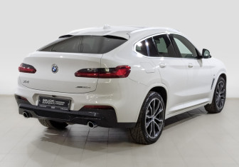 Подержанный автомобиль BMW X4 2020 года (5 фото)