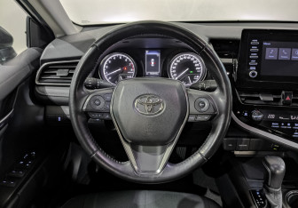 Подержанный автомобиль Toyota Camry Sedan 2021 года (22 фото)