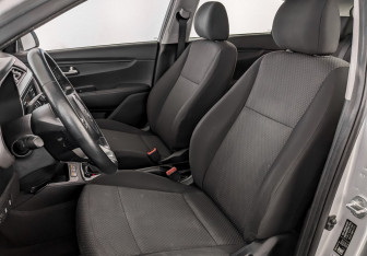 Подержанный автомобиль Kia Rio Hatchback 2021 года (20 фото)