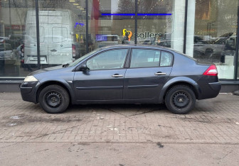 Подержанный автомобиль Renault Megane Sedan 2008 года (5 фото)
