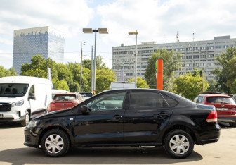 Подержанный автомобиль Volkswagen Polo Sedan 2010 года (6 фото)