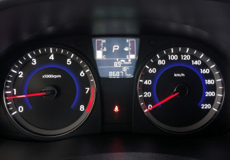 Подержанный автомобиль Hyundai Solaris Sedan 2016 года (16 фото)