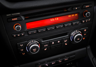 Подержанный автомобиль BMW X1 2013 года (19 фото)