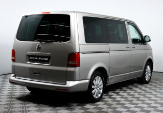 Подержанный автомобиль Volkswagen Multivan 2012 года (3 фото)