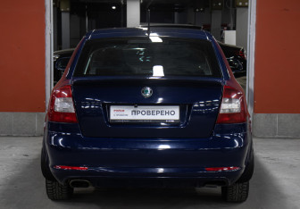Подержанный автомобиль Skoda Octavia Liftback 2011 года (6 фото)