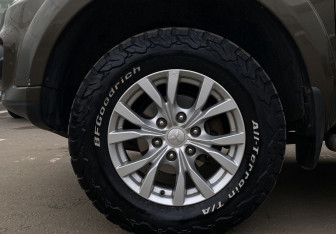 Подержанный автомобиль Mitsubishi Pajero Sport 2014 года (9 фото)