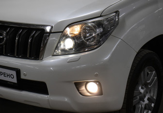 Подержанный автомобиль Toyota Land Cruiser Prado 2010 года (22 фото)