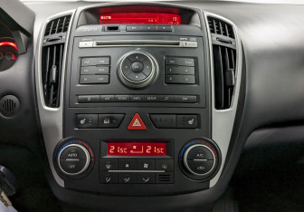 Подержанный автомобиль Kia Ceed Wagon 2011 года (23 фото)