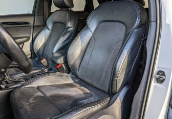 Подержанный автомобиль Audi Q3 2017 года (19 фото)