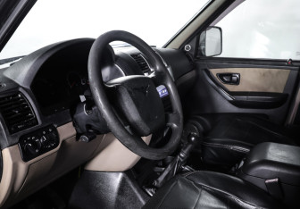 Подержанный автомобиль УАЗ Patriot 2013 года (13 фото)