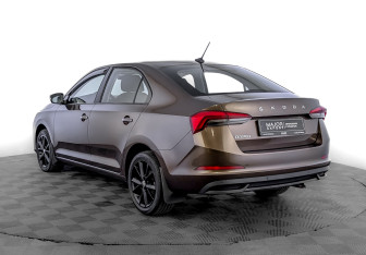 Подержанный автомобиль Skoda Rapid Liftback 2021 года (7 фото)