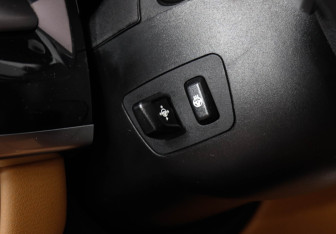 Подержанный автомобиль BMW X6 2015 года (18 фото)