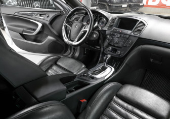 Подержанный автомобиль Opel Insignia Sedan 2013 года (9 фото)