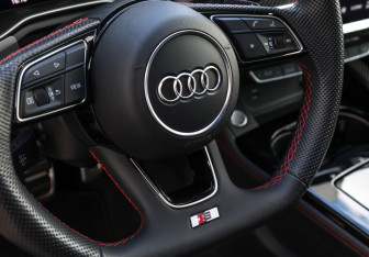 Подержанный автомобиль Audi A4 Sedan 2020 года (28 фото)