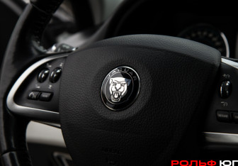 Подержанный автомобиль Jaguar XF Sedan 2014 года (12 фото)