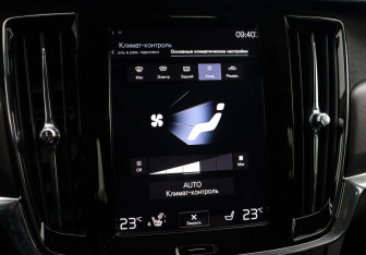 Подержанный автомобиль Volvo V90 Cross Country 2018 года (13 фото)