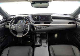 Подержанный автомобиль Lexus ES 2021 года (14 фото)