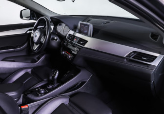 Подержанный автомобиль BMW X2 2018 года (11 фото)