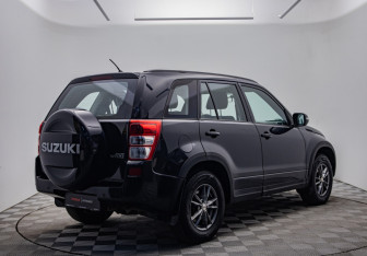 Подержанный автомобиль Suzuki Grand Vitara 2008 года (5 фото)