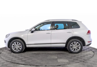 Подержанный автомобиль Volkswagen Touareg 2012 года (8 фото)