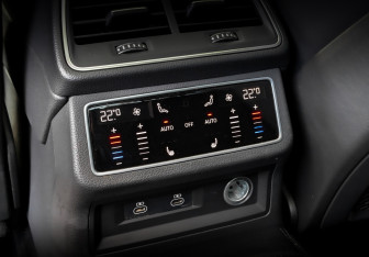 Подержанный автомобиль Audi A6 Sedan 2023 года (28 фото)