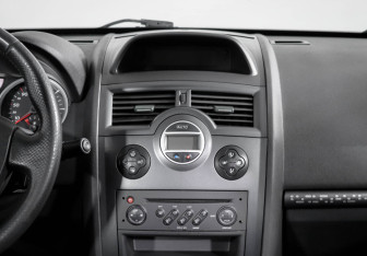 Подержанный автомобиль Renault Megane Sedan 2008 года (13 фото)