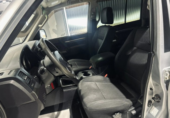 Подержанный автомобиль Mitsubishi Pajero 2012 года (8 фото)