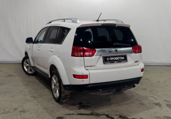 Подержанный автомобиль Peugeot 4007 2012 года (6 фото)