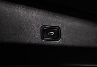 Подержанный автомобиль Geely Monjaro 2023 года (19 фото)