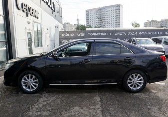 Подержанный автомобиль Toyota Camry Sedan 2014 года (8 фото)
