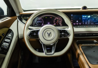 Подержанный автомобиль Voyah Free 2023 года (11 фото)