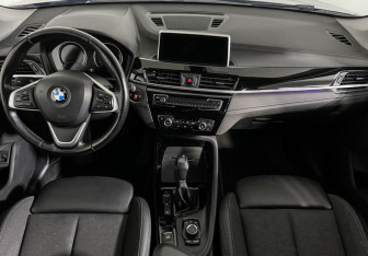 Подержанный автомобиль BMW X1 2020 года (11 фото)