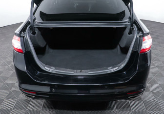 Подержанный автомобиль Ford Mondeo Sedan 2018 года (21 фото)