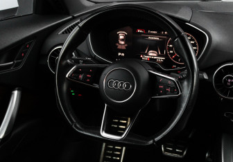 Подержанный автомобиль Audi TT Coupe 2015 года (16 фото)