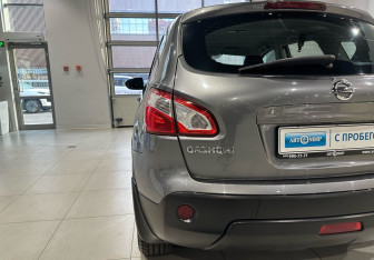 Подержанный автомобиль Nissan Qashqai 2011 года (9 фото)