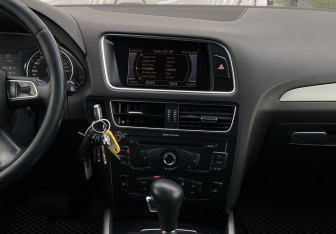 Подержанный автомобиль Audi Q5 2010 года (13 фото)